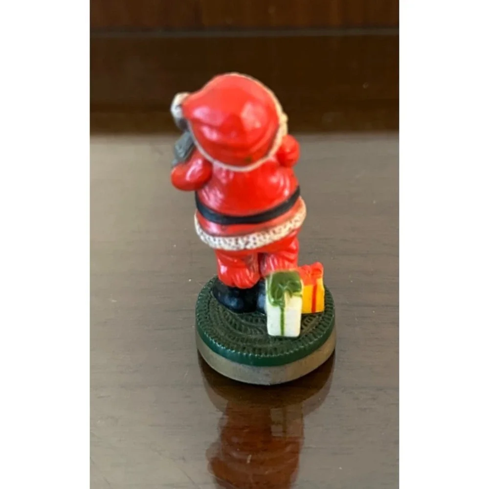 Vtg Hallmark Merry Miniature‎ Plastic Santa Claus with Kitty 2.75